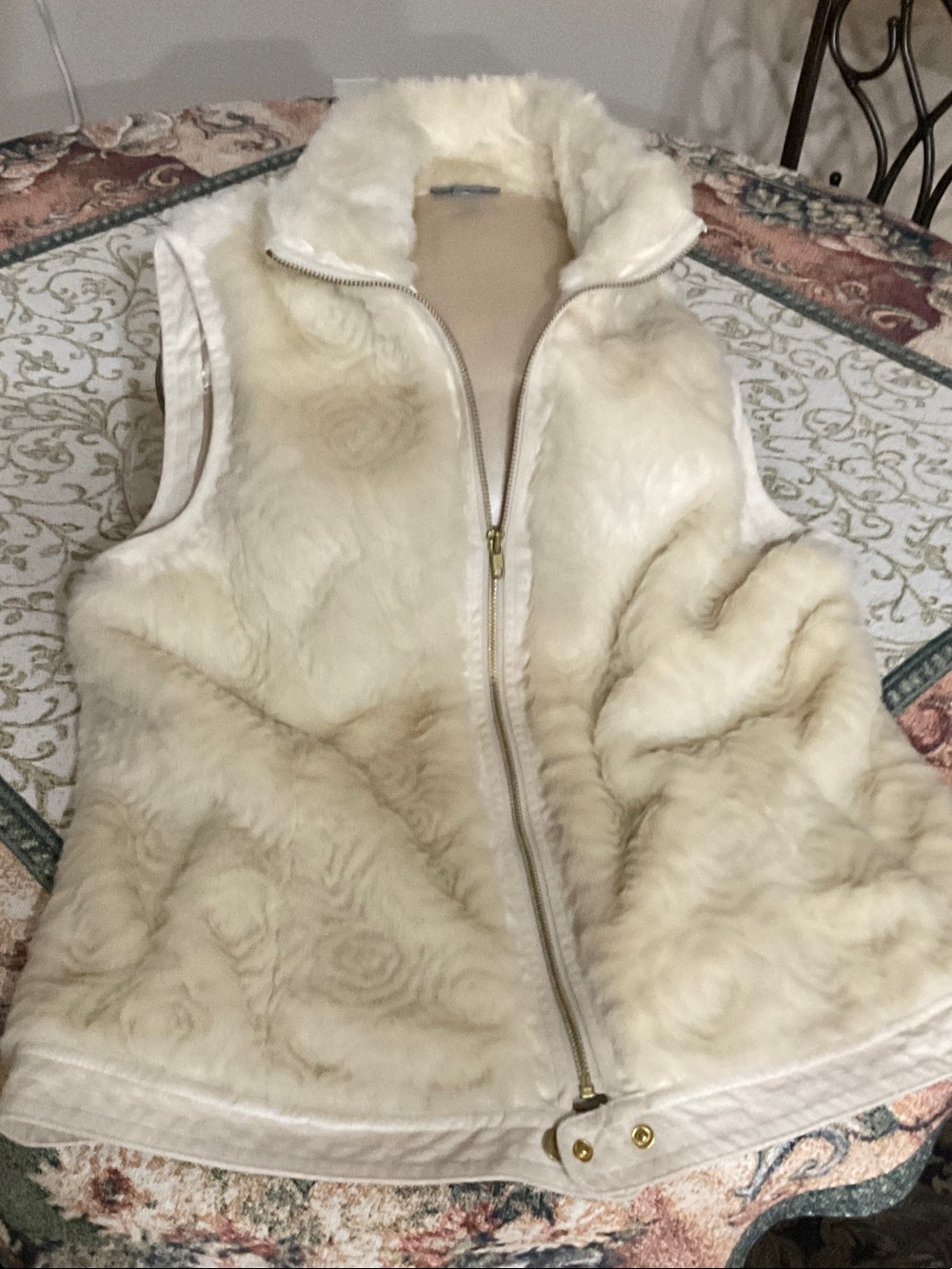 Women’s Cream Faux Fur Zip Vest
